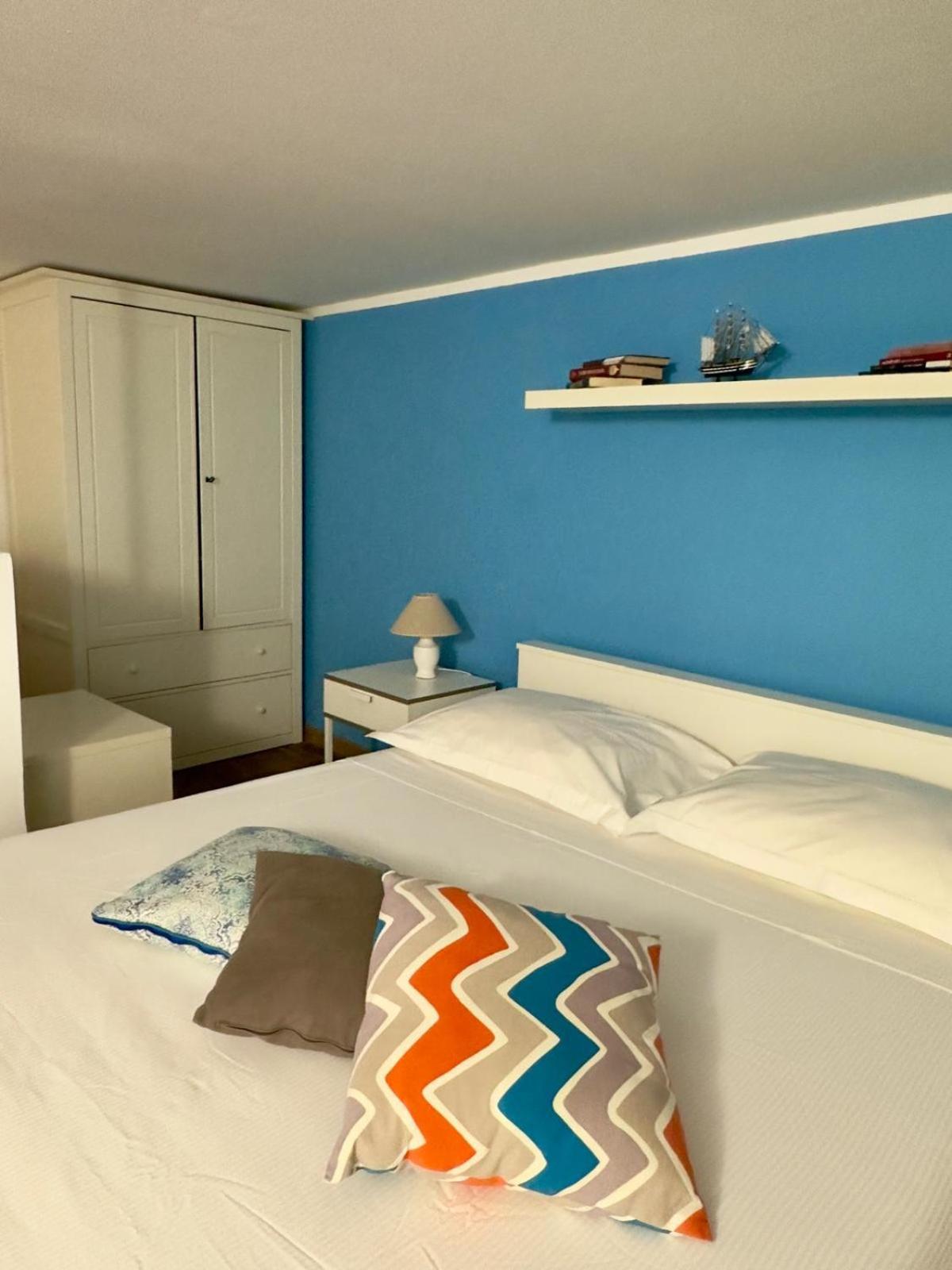 Blu Fronte Mare Apartment Palermo Bagian luar foto